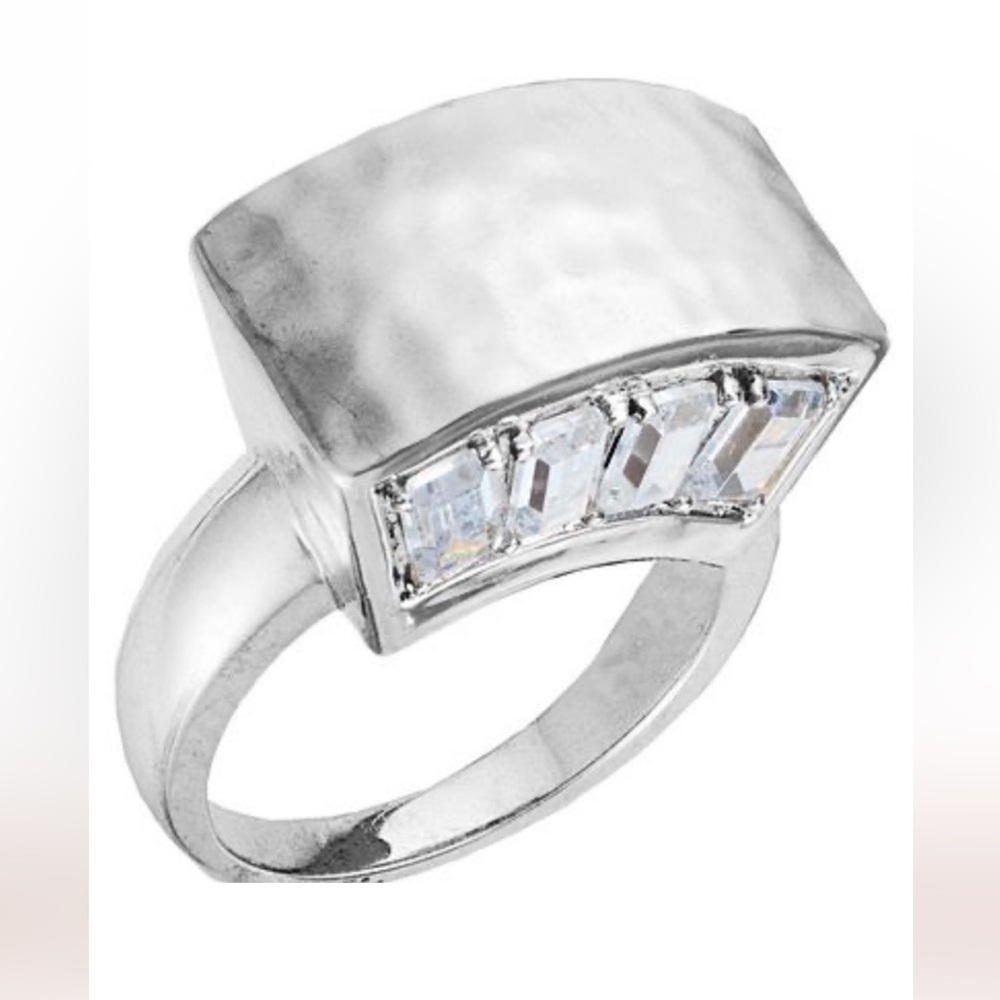 Silpada Stunning & EXTREMELY
RARE Vintage Sterling Silver
CZ Tiara Ring